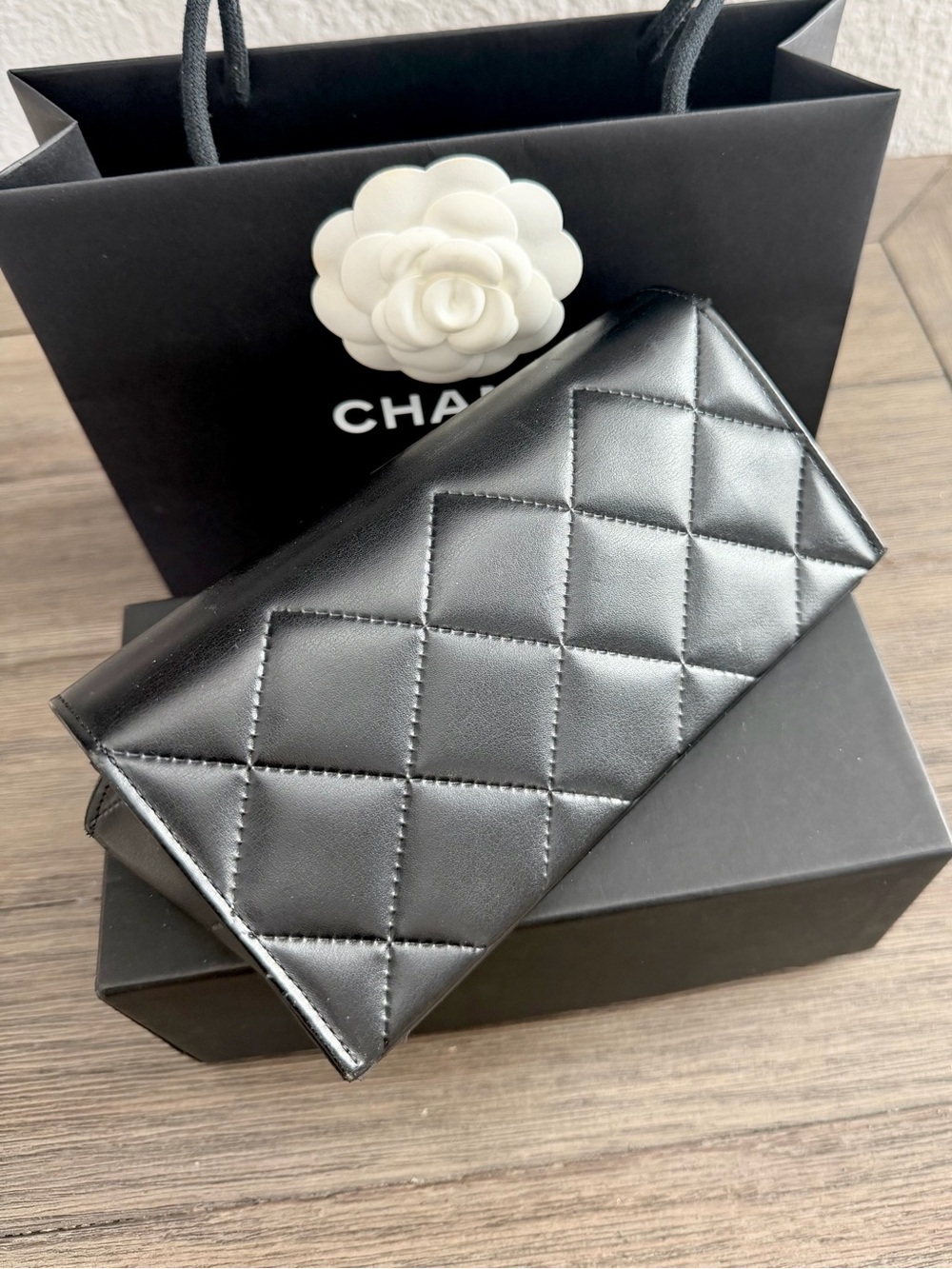 CHANEL Black Oversized Cat-Eye Sunglasses - Picture 8 of 8